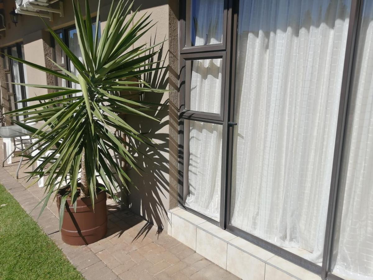 Easy Inn Guesthouse Welkom Exterior foto